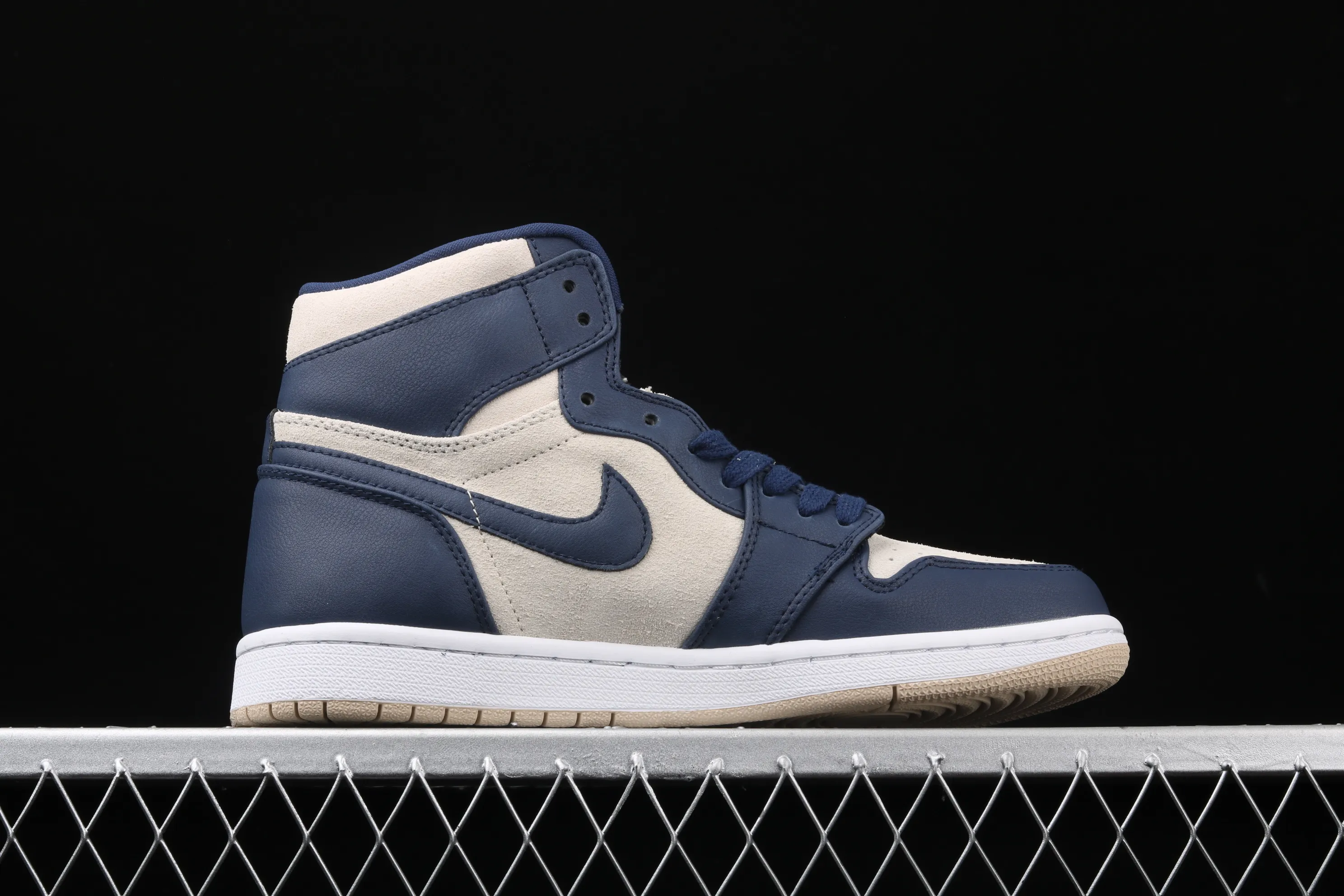 All categories Air Jordan Jordan series basketball shoes Air Jordan 1 High Air Jordan 1 Retro Premium AJ1 Joe 1 khaki blue frosted basketball shoes AQ9131-401